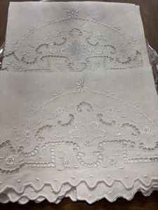 Vtg Guest Towels Or Kitchen Towels Hand embroidered in Madeira 24x17 Exclusive - Picture 1 of 5