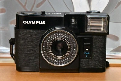 Olympus Pen EF Half Frame 35mm Compact Camera  Flash NG TestedvNear Mint Japan - Image 1 of 4