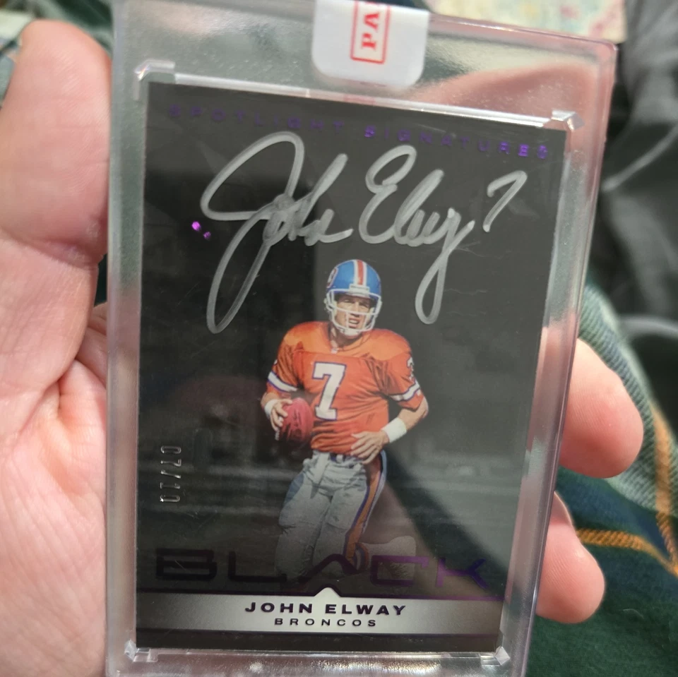 Camiseta 2023 Panini Black John Elway Spotlight Signatures NO CARTÃO 7/10 número 1/1 - Imagem 1 de 4