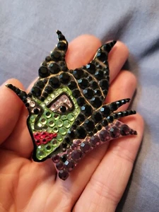 Exclusive Rare Malificent Crystal Disney Store brooch pin sleeping beauty bling - Picture 1 of 5