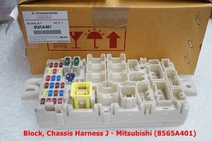 Genuine Block Chassis Harness J For Mitsubishi 8565A401 - Imagen 1 de 5