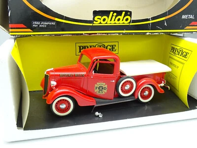 Sólido 1/18 - Ford V8 Camión De Bomberos - Imagen 1 de 2