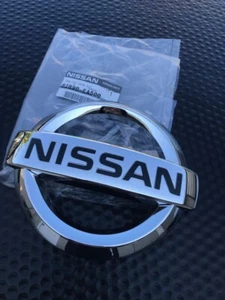 GENUINE OEM NISSAN 14-19 FRONTIER PATHFINDER XTERRA FRONT GRILLE BADGE EMBLEM - Foto 1 di 4
