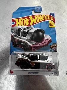 Hot Wheels - 2022 Series - Chrome LOCO MOTORIN' Train Engine - Picture 1 of 9