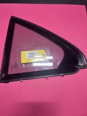 Mercedes Benz C350 2008-11 puerta trasera izquierda vidrio estacionario B18 Foto 1 de 3