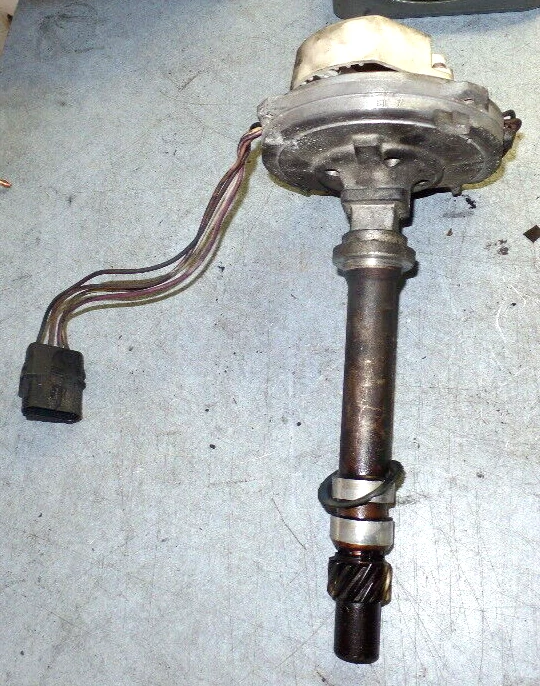 Corvette 1987 distribuidor de encendido GM 1103680, fecha 6L7 Foto 1 de 1