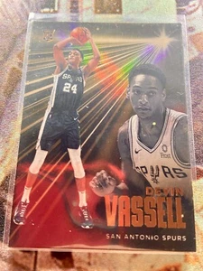 2020-21 Panini Chronicles - Essentials #221 Devin Vassell (RC) - Picture 1 of 2