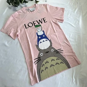 T-shirt LOEWE My Neighbor Totoro Ghibli rosa taglia XS ottime condizioni - Foto 1 di 11