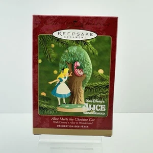Hallmark Keepsake Alice In Wonderland Meets the Cheshire Cat 2000 Walt Disney - Picture 1 of 4