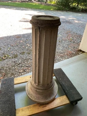 Antigua maceta de jardín Birdbath base cemento fundido columna arquitectónica... 28 pulgadas Foto 1 de 2