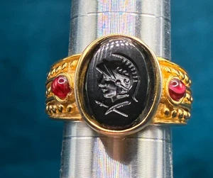 Goldfarbener Intaglio Ring Greco Römer Krieger schwarz roter Stein Statement 6 1/2 - Bild 1 von 10