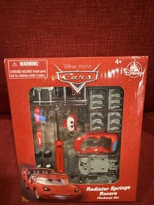 2012 Disney Pixar Cars Radiator Springs Racers Mechanic Set New Box Disneyland - Picture 1 of 7