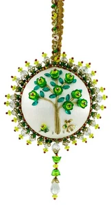 Cracker Box inkl. Ornament Kit Arboridium im Frühling weiße Kugel mit smaragdgrüner Tulpe - Bild 1 von 1