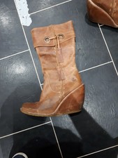 Destroy boots size 6