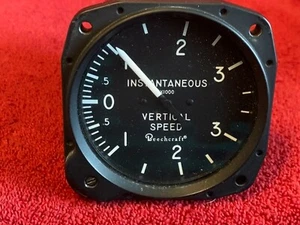 UNITED INSTRUMENTS INSTANTANEOUS VERTICAL SPEED INDICATOR P/N 7130 BEECHCRAFT - Picture 1 of 6