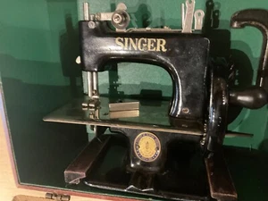 VINTAGE SINGER MINI SEWING MACHINE WITH CASE 100 YEAR ANNIVERSARY - Picture 1 of 10