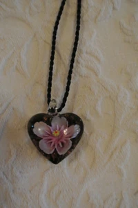 Heart Shaped Pendant Necklace - Beautiful Pink Flower/ Black , New - Picture 1 of 1