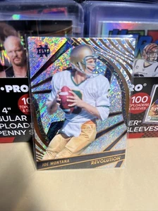 2023 Panini Chronicles Draft Picks #15 Revolution Astro Joe Montana Notre Dame - Bild 1 von 4