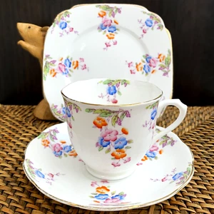 1920-30s ROYAL ALBERT CROWN CHINA - Tea Cup Trio (C,S,P) - Hand Enameled Floral - Picture 1 of 12