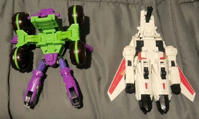 2005 Cybertron Dirt Boss Deluxe Class Action & 2006 Jetfire Thats Missing Parts - Image 1 of 2