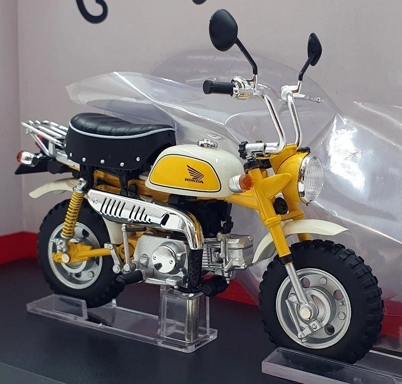 Aoshima 1/12 Scale 111277 - Honda Monkey Motorbike - Yellow - Image 1 of 4