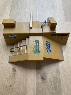 Fingerboard Skatepark Ramp Set - Bild 1 von 3