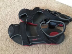 Teva Boy's Black & Red Water Shoes 3 Youth - Gently Used