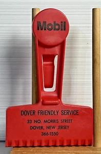 Raspador de hielo vintage Dover Friendly Mobil Service publicidad NJ Morris St - Imagen 1 de 6