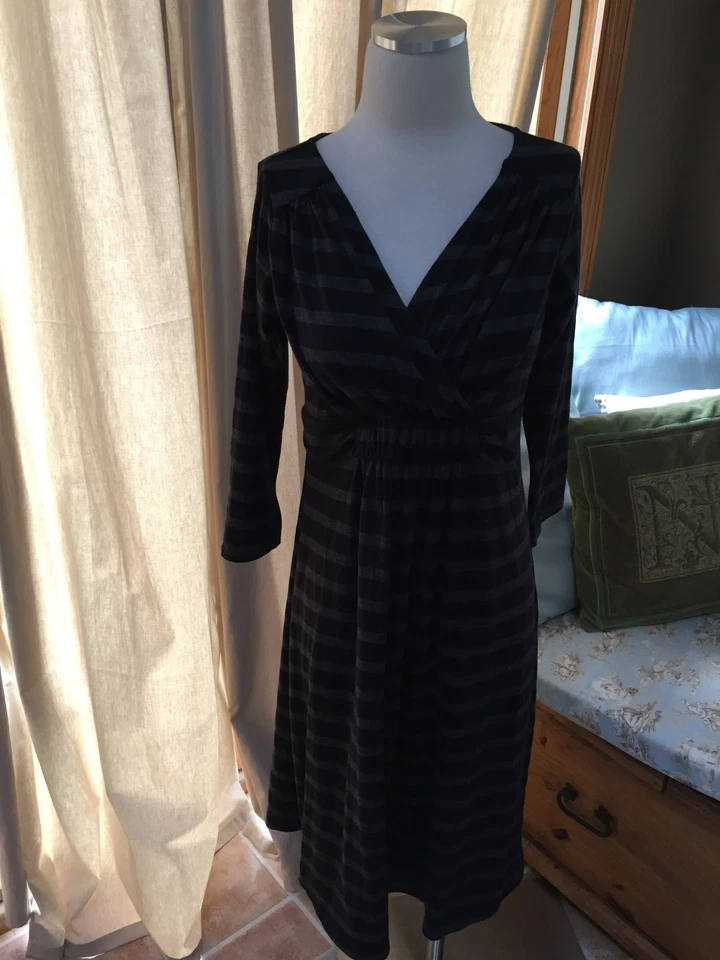 Old Navy Maternity Black Gray Striped Empire Dress 3/4 Sleeve Small Excellent - Image 1 of 4
