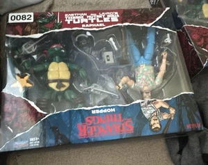 Playmates Teenage Mutant Ninja Turtles Stranger Things Raphael & Hopper - Imagen 1 de 6