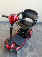 Scooter elettrico per anziani e/o disabili. colore rosso