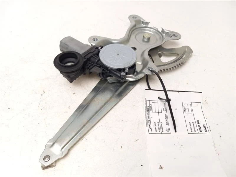 TOYOTA PRIUS 2012-2019 REGULADOR VENTANA PUERTA TRASERA IZQUIERDA Foto 1 de 4