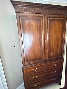 Irish Mahogany Linen Press - Picture 1 of 5