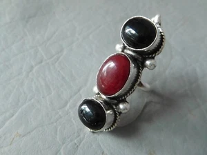 Bague indienne 3 pierre dôme onyx noire cornaline rouge gris plaqué argent t 57 - Imagen 1 de 8