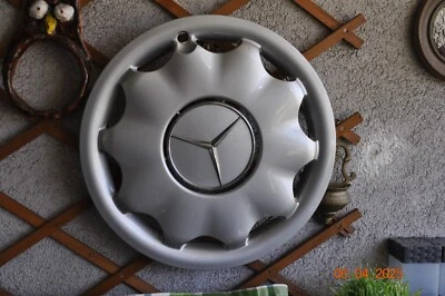 1 × Original Mercedes Benz Radkappe A KLASSE W168 15 Zoll A1684010424 - Image 1 of 4