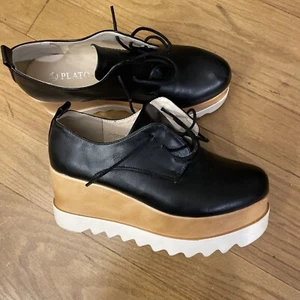 RARE Unique Black Leather European Platform Ladies Shoes Sz 7 MINT - Picture 1 of 7