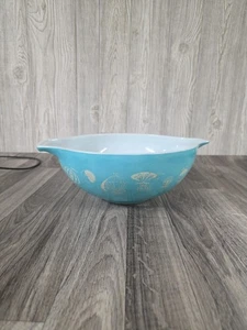 Vintage Pyrex Hot Air Balloon Cinderella Mixing Bowl 4 Quart #444 Turquoise - Picture 1 of 11