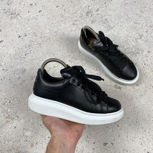 Alexander McQueen Oversized Sneakers Women’s Size 37 Black Leather 553770 Italy - Picture 1 of 14