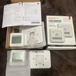 Honeywell Home T4 Pro Thermostat 2 Pack RTH4110U Programmable Thermostat - Picture 1 of 10