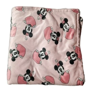 Disney Baby Minnie Mouse Holding Hearts Pink Sherpa Baby Blanket White - Picture 1 of 8