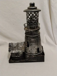 Caja de música faro de metal vintage con mini lámpara de huracán en funcionamiento. Leer Desc.. - Imagen 1 de 12