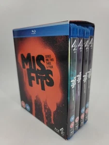 Misfits - Series 1-4 - Complete (Box Set) (Blu-ray, 2012) Region B - Foto 1 di 3