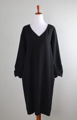 LAFAYETTE 148 New York NWT $598 Solid Black Crepe Lined V-Neck Dress Size Medium - Image 1 of 4