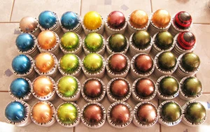 🌸400 leere originale Nespresso Kapseln, rund mehrfarbig, Basteln Collagen Hobby - Bild 1 von 1