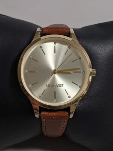 Nine West Gold Tone Dial Round Case 34.5 mm Brown Leather Band Watch 8 Inch - Picture 1 of 7