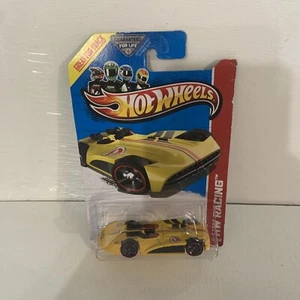 Hot Wheels HW Racing Chevroletor Giallo 2012 Auto Diecast Nuova - Foto 1 di 3
