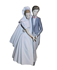 Vintage Nao By Lladro "Unforgettable Dance" #1247 Bride & Groom Wedding Couple - Picture 1 of 9