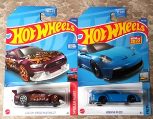 Lot of 2 Hot Wheels NEW 18 Ford Mustang spoiler alert purple & Porsche 911 GT3 - Picture 1 of 10