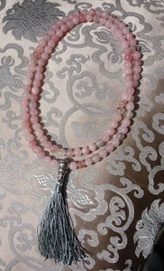 Traumhafte MALA Gebetskette mit Rosenquarz und Silber Guru Bead aus NEPAL, 8mm - Bild 1 von 3