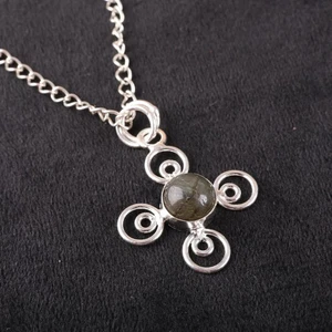 Daughters Day Deal Round Cut Labradorite Stone 925 Silver Mother Pendant Jewelry - Picture 1 of 6